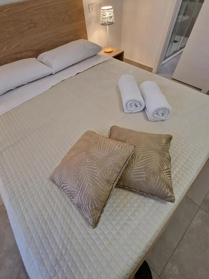 شينيسي Villa Eden, Bed And Breakfast 0*,  إيطاليا